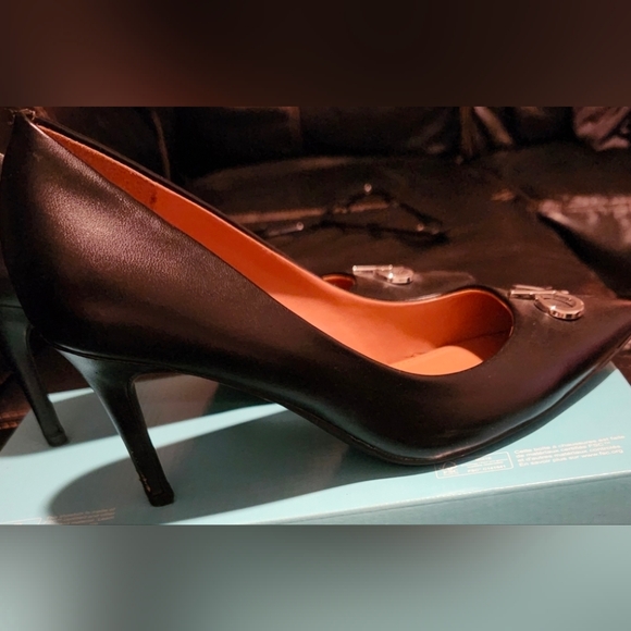 Calvin Klein Black Pointed Toe Heels - Picture 4 of 7